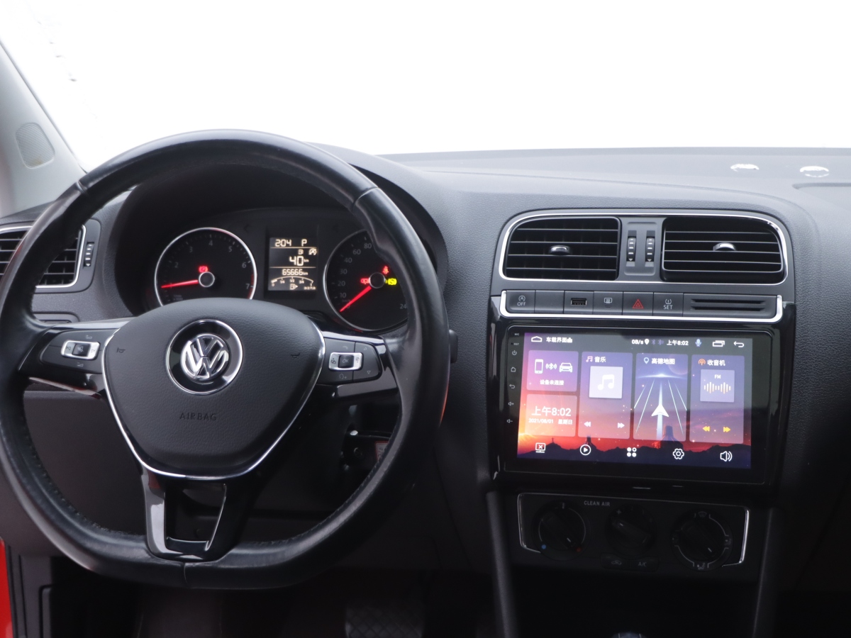 Volkswagen Polo 2018 car image #11