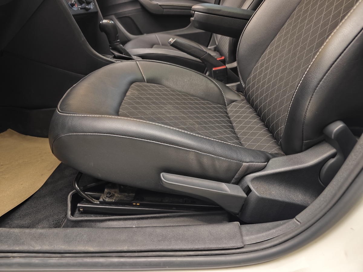 Skoda Rapid Spaceback 2019 car image #11