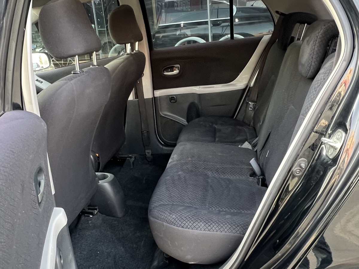 Toyota Yaris 2009 car image #11