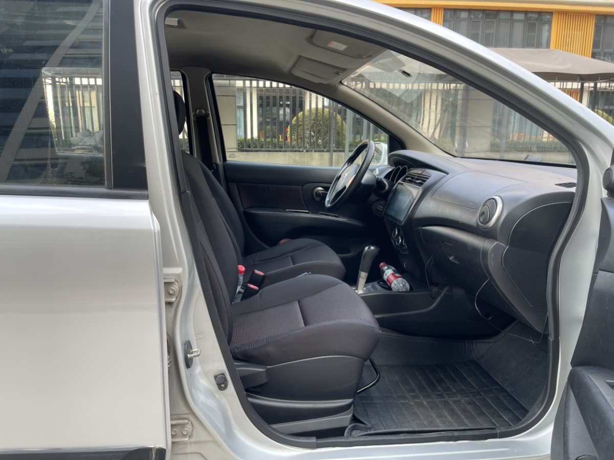 日产 骊威 2013 汽车图片 #11