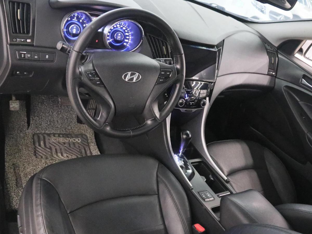 Hyundai Sonata 2013 car image #11