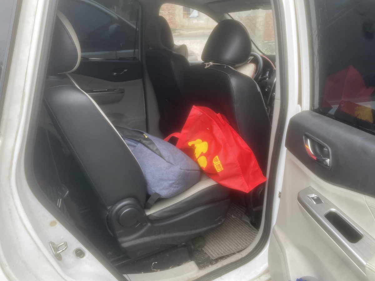 Forthing S500 2016 #11 Forthing S500 2016 car image #11