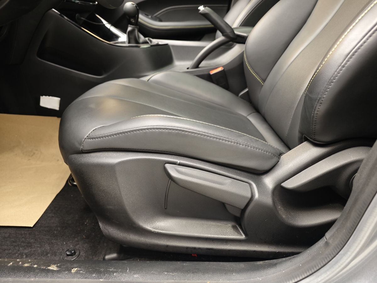 Roewe i5 2023 #11 Roewe i5 2023 car image #11