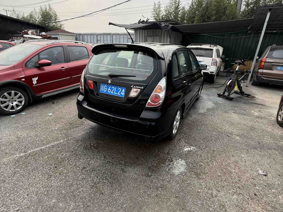 Suzuki Liana 2011 image de voiture #11