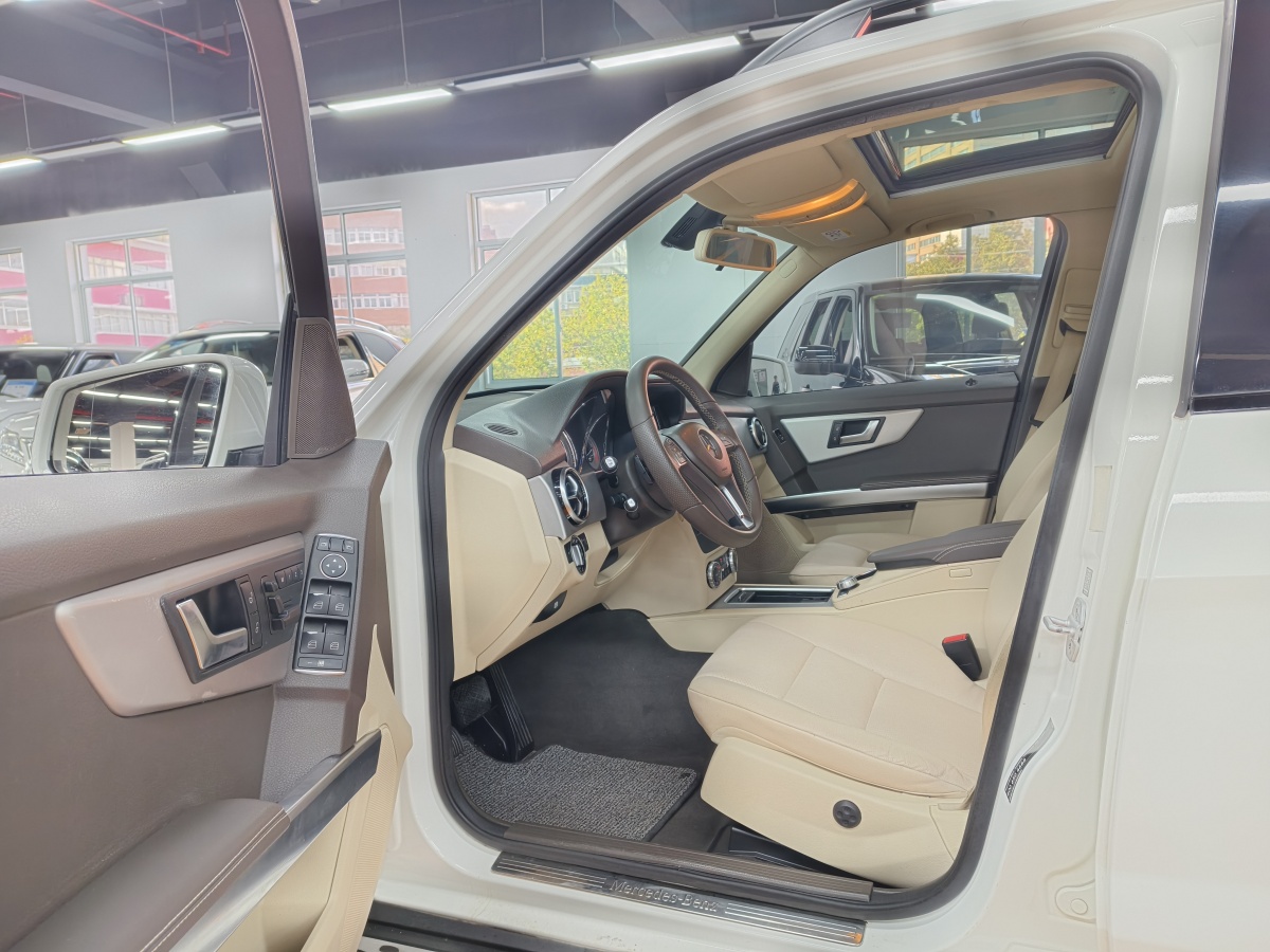 Mercedes-Benz GLK Class 2016 car image #11