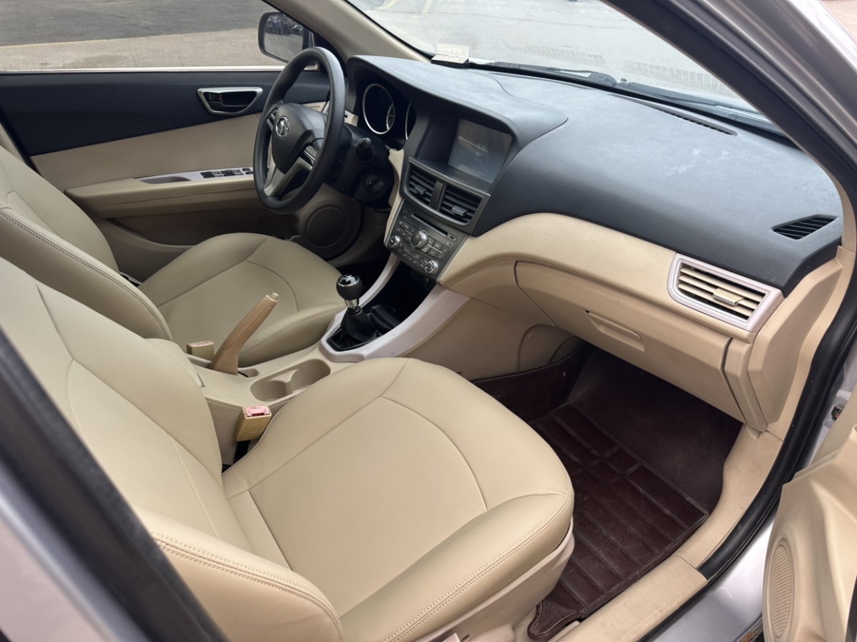 Soueast V5 Lingzhi 2013 car image #11