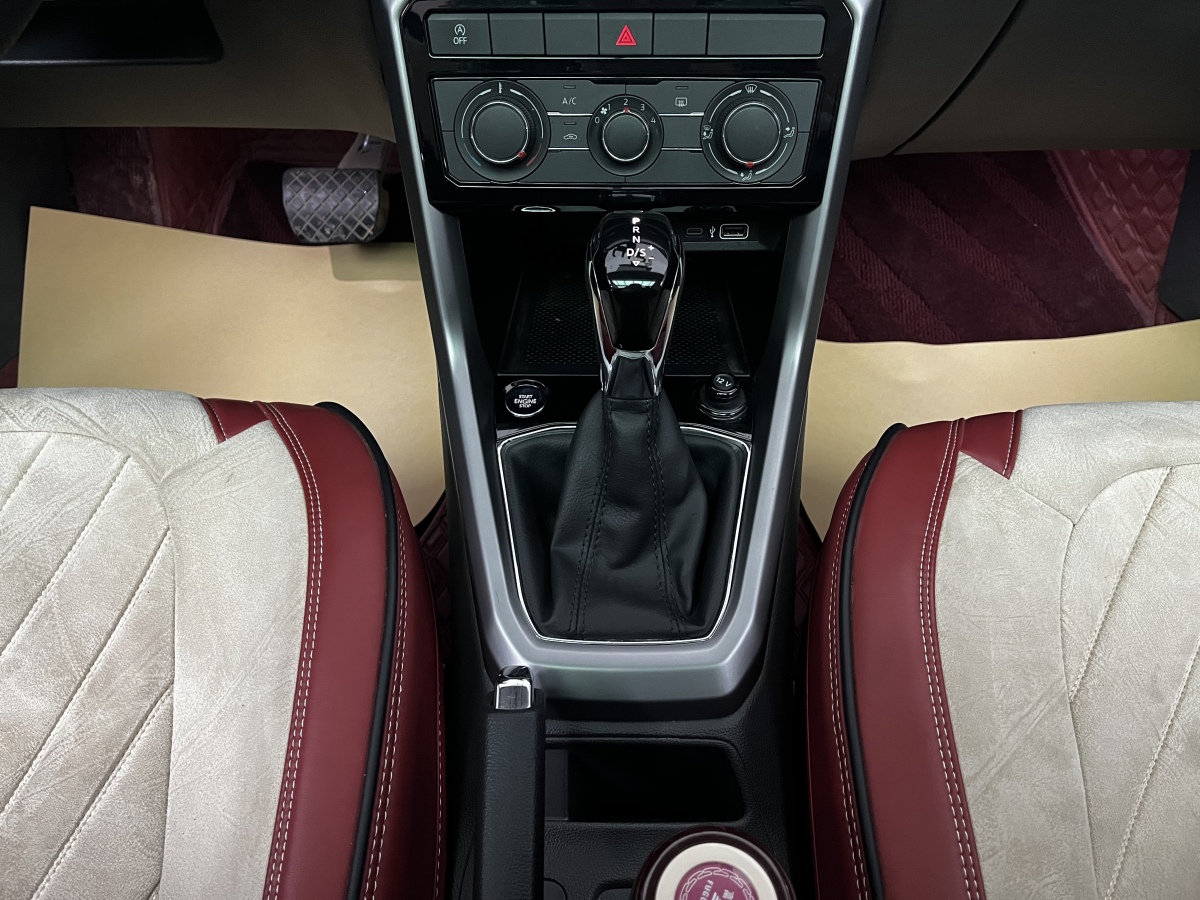 Volkswagen T-Cross 2021 #11 Volkswagen T-Cross 2021 car image #11