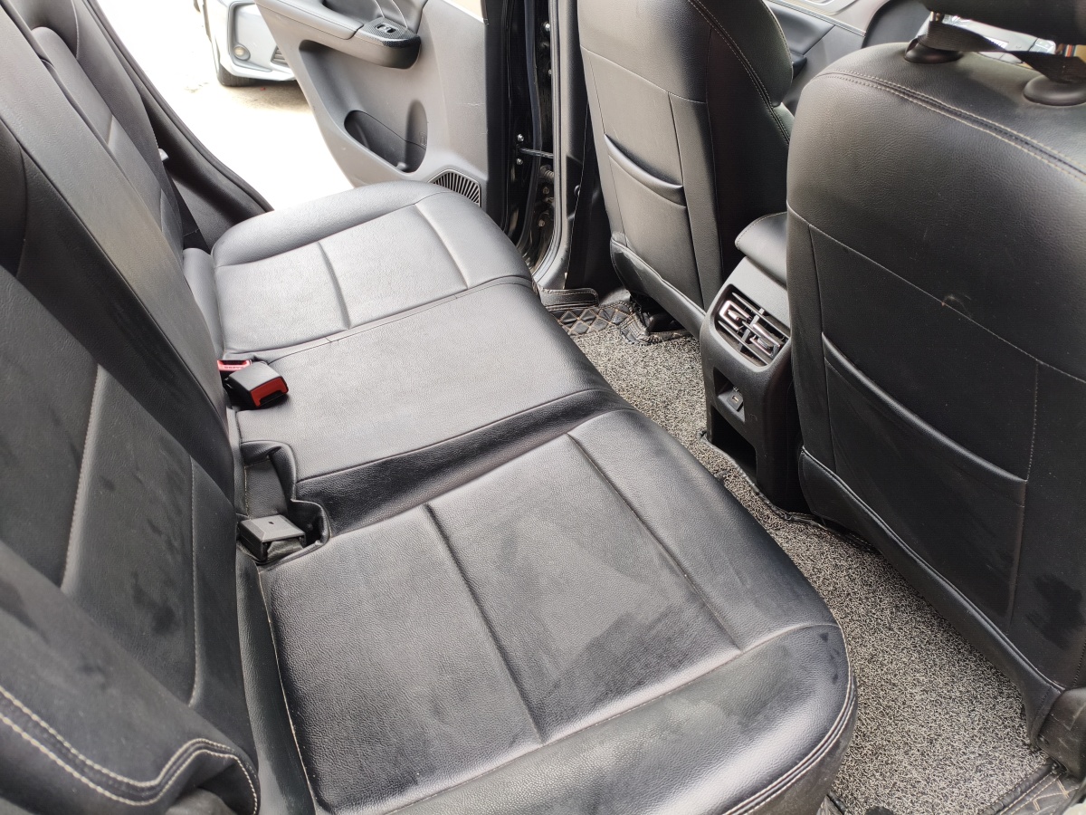 Haval M6 2021 #11 Haval M6 2021 car image #11