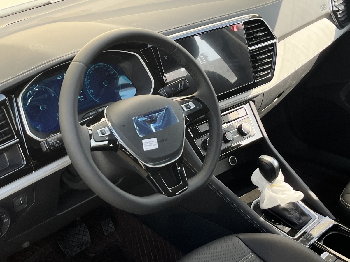 Jetta VS5 2025 car image #11