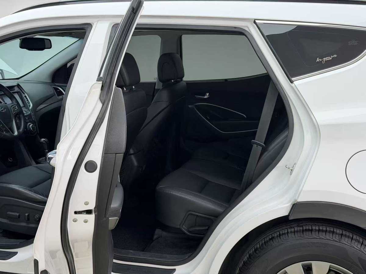 Hyundai Santa Fe 2015 #11 Hyundai Santa Fe 2015 car image #11
