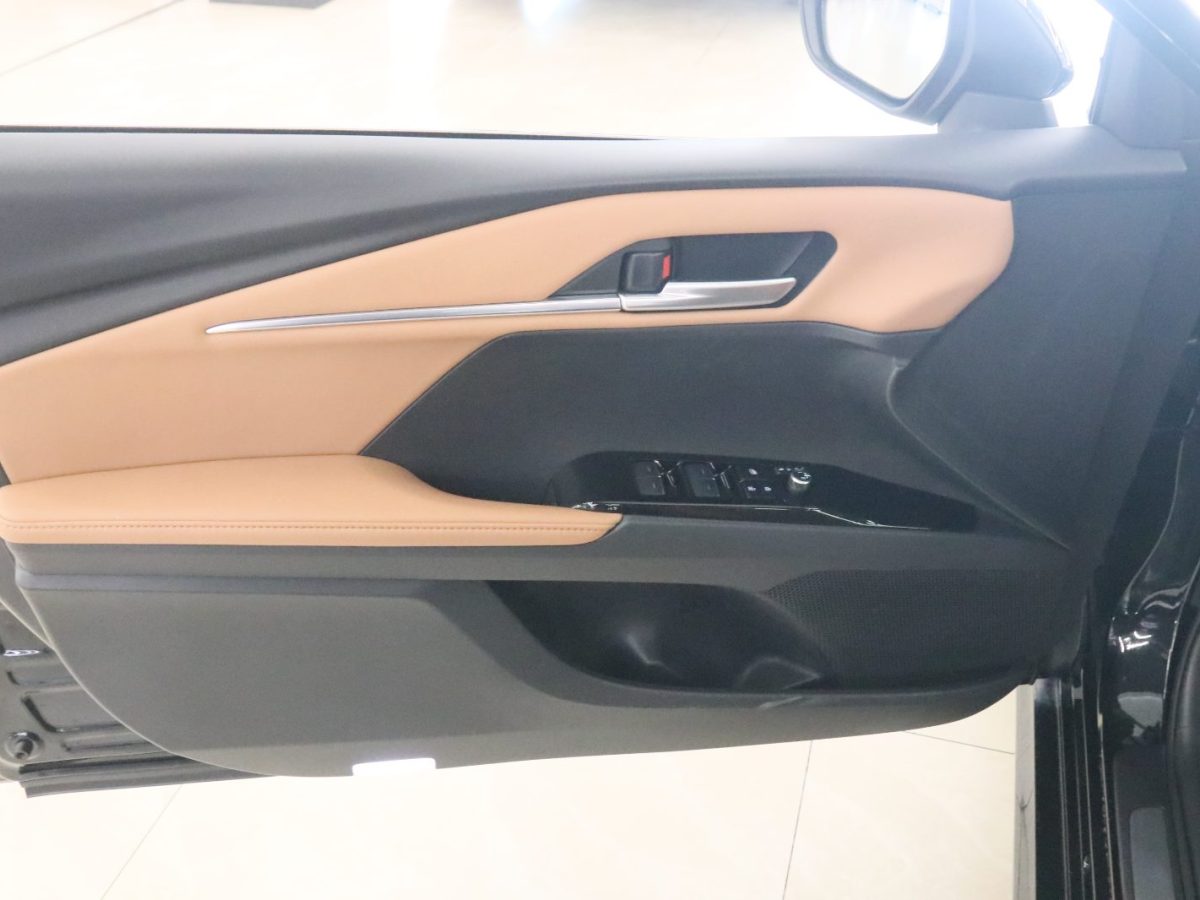 Toyota Camry 2024 immagine di auto #11