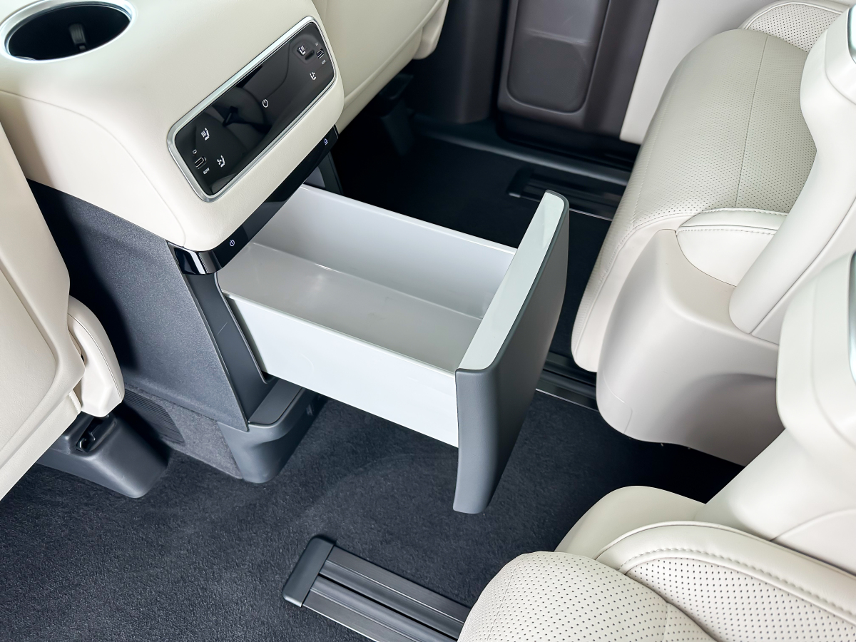 理想汽车 理想MEGA 2024 汽车图片 #11