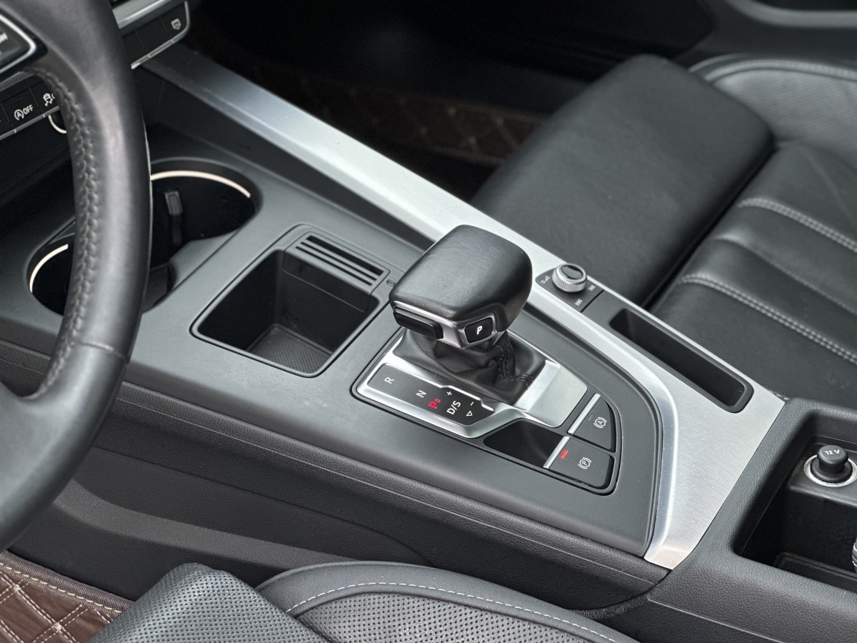 Audi A4L 2022 immagine di auto #11