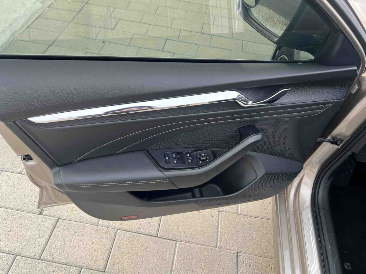 Skoda Octavia 2021 car image #11
