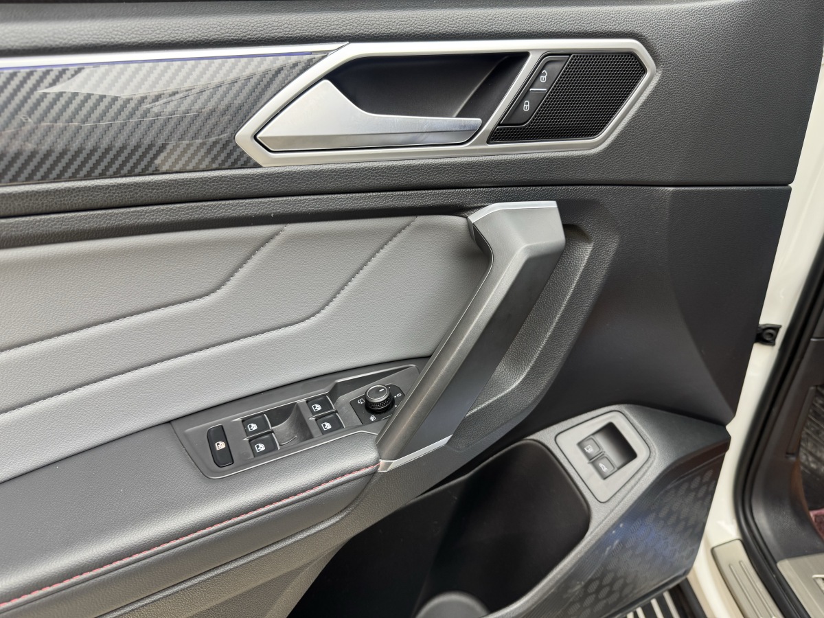 Volkswagen Tiguan L New Energy 2021 изображение автомобиля #11