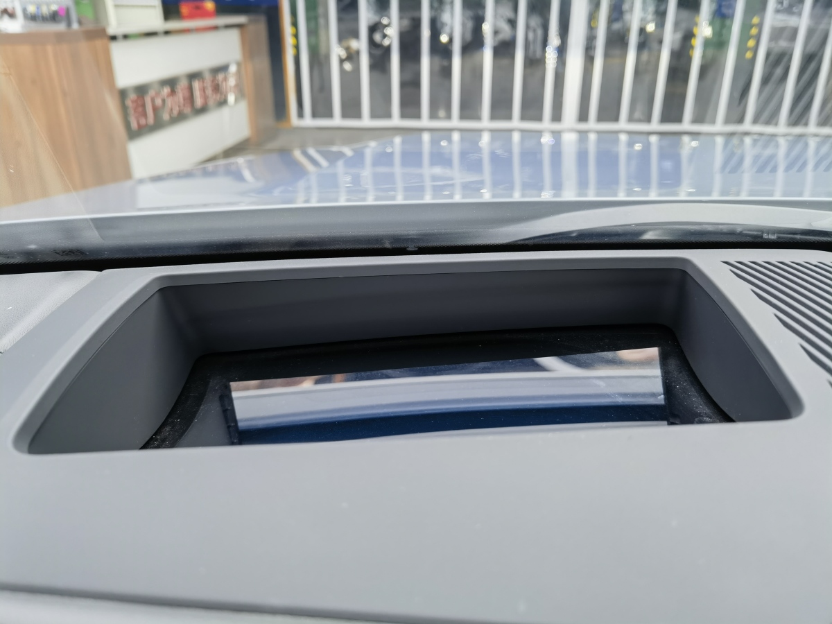 BMW i5 2024 immagine di auto #11