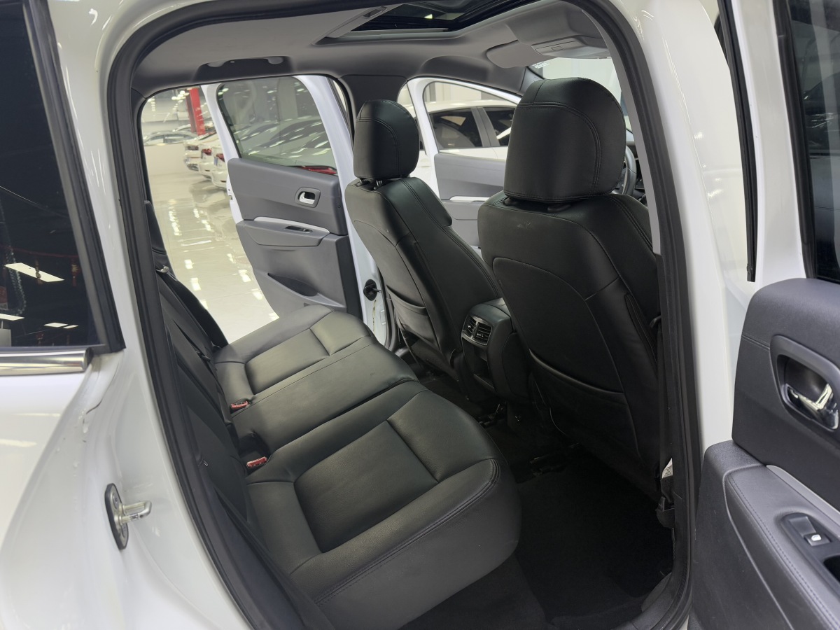Peugeot 3008 2018 #11 Peugeot 3008 2018 car image #11