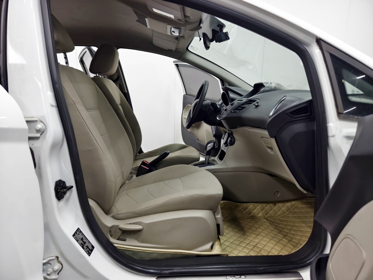 Ford Fiesta 2013 car image #11