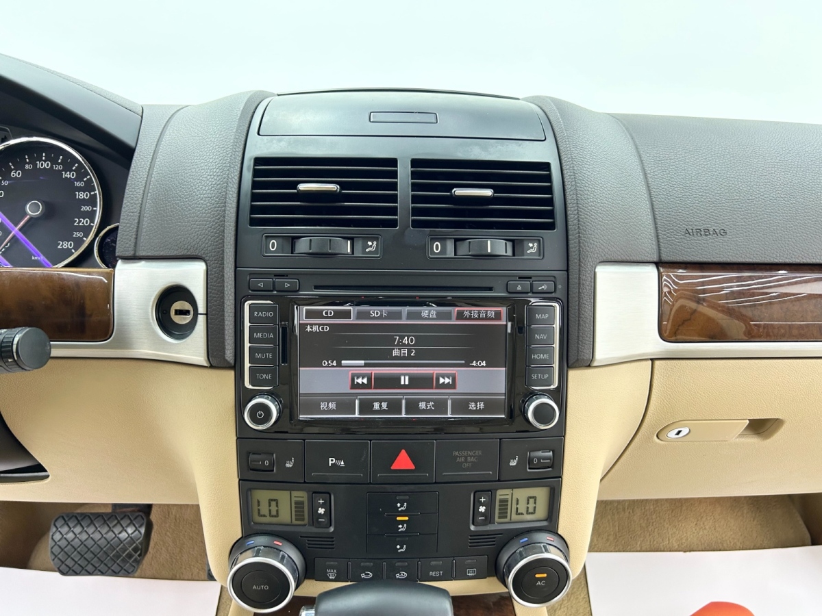 Volkswagen Touareg 2008 car image #11