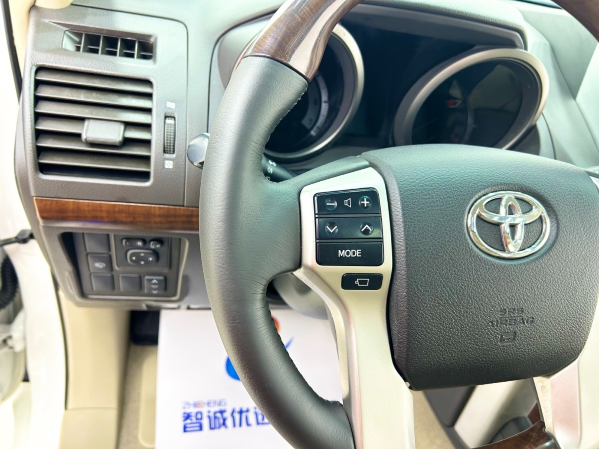 Toyota Land Cruiser Prado 2013 car image #11