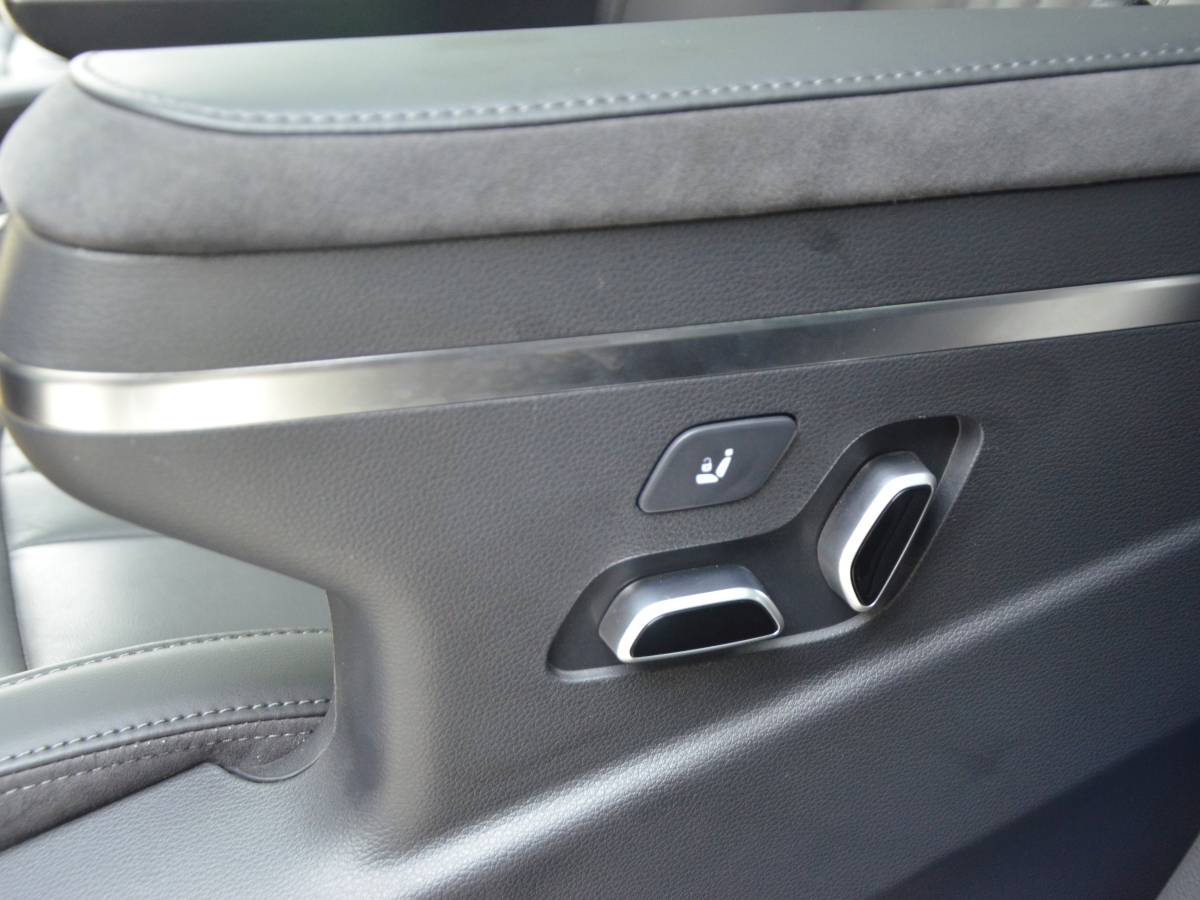 HongQi HQ9 PHEV 2024 #11 HongQi HQ9 PHEV 2024 car image #11