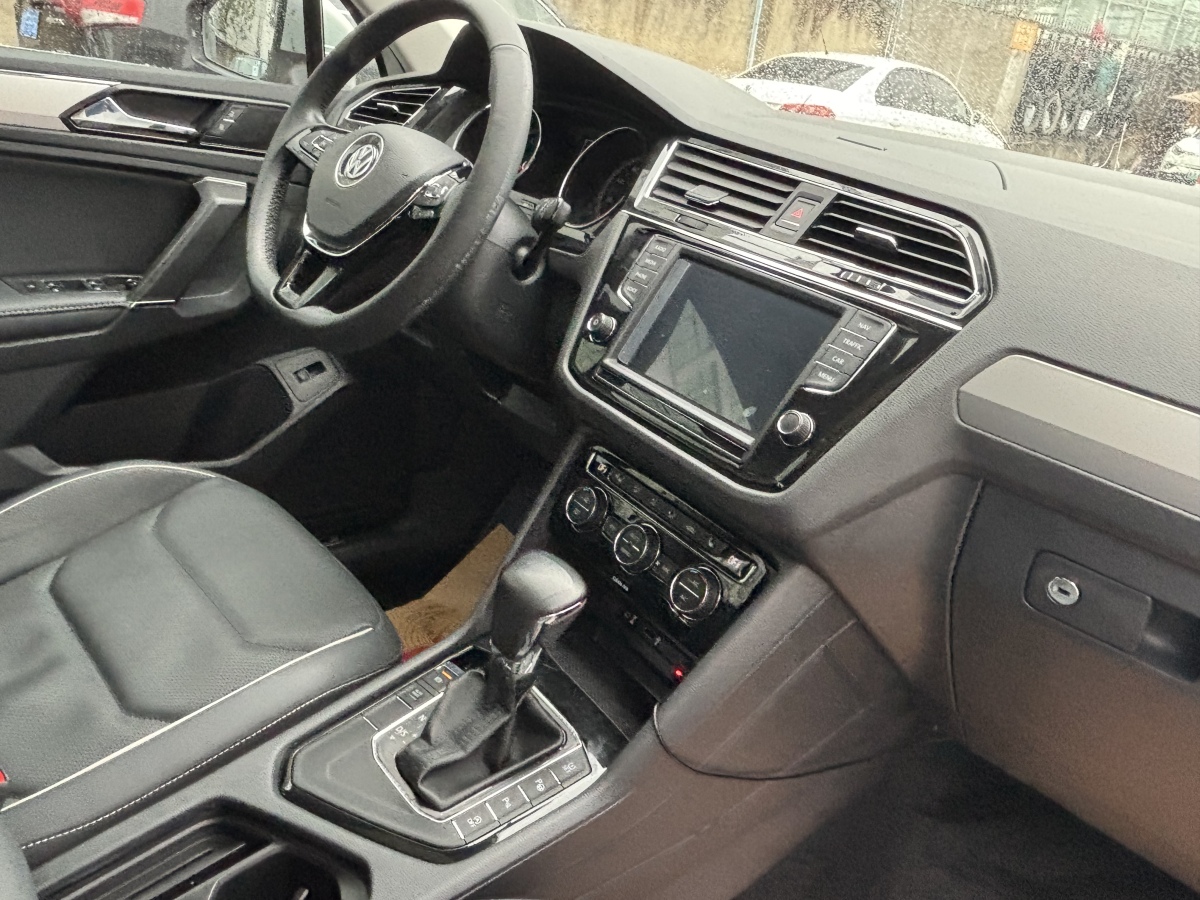 Volkswagen Tiguan X 2017 car image #11