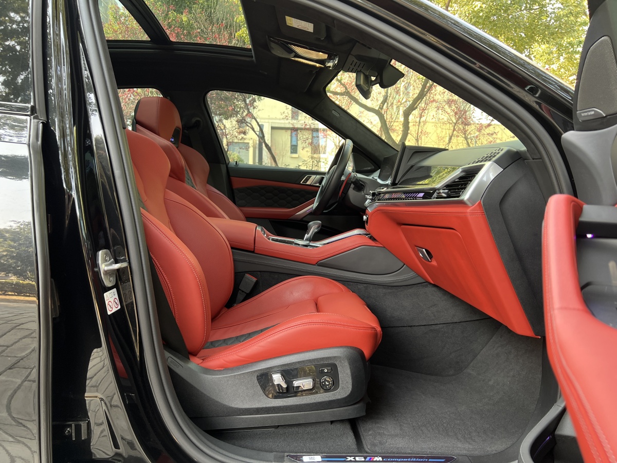 BMW X6 M 2023 car image #11