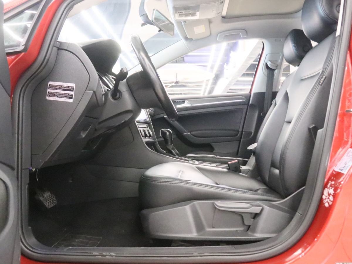Volkswagen 2016 car image #11