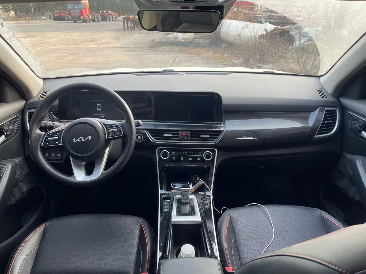 Kia Seltos 2024 car image #11