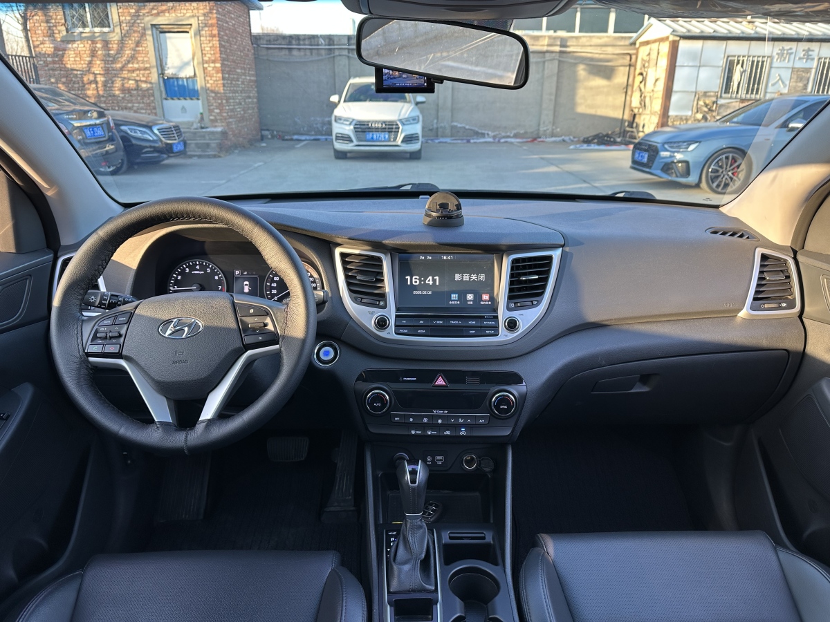 Hyundai Tucson 2016 car image #11