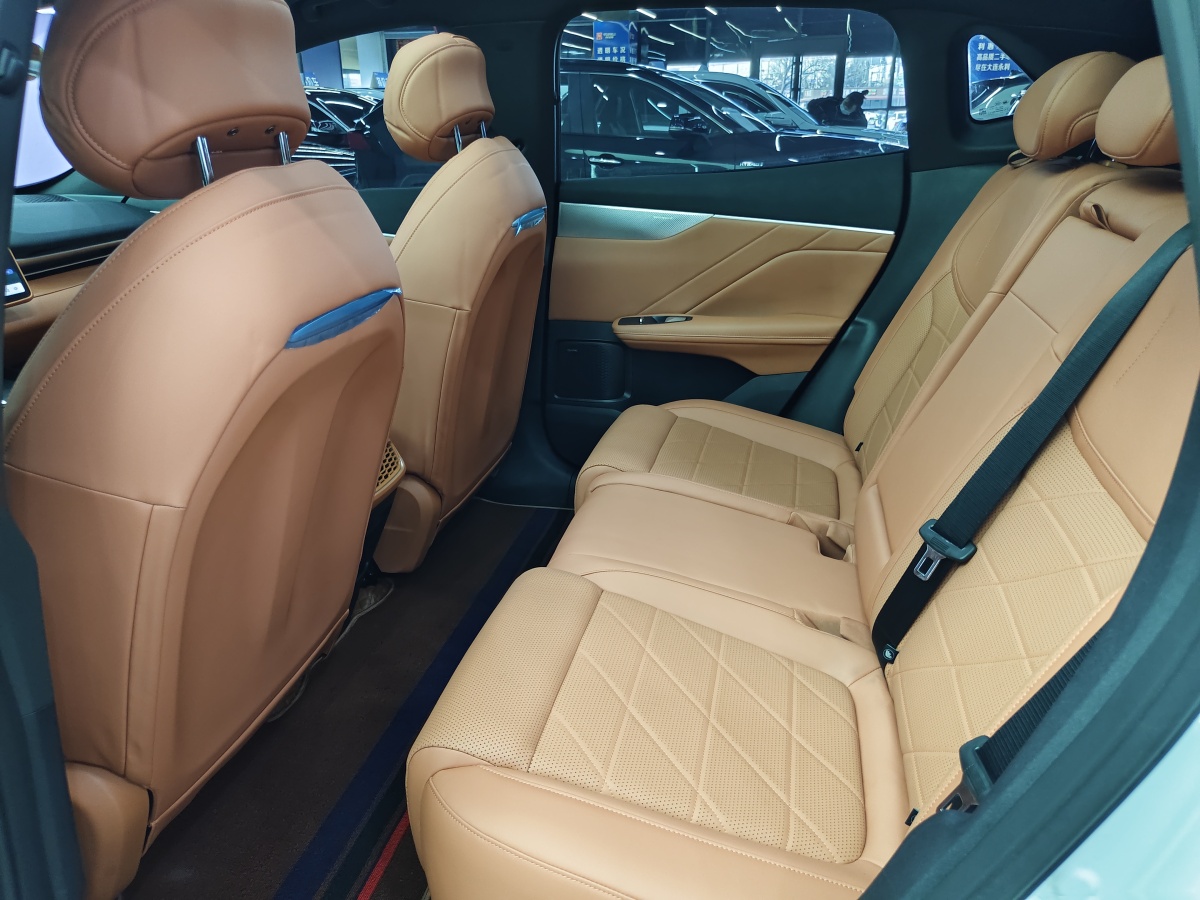 Deepal S05 2025 car image #11