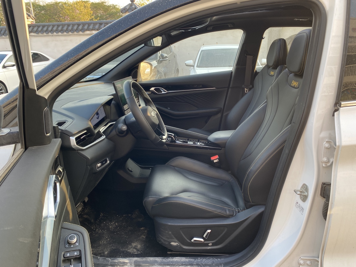 GEELY Coolray 2024 car image #11