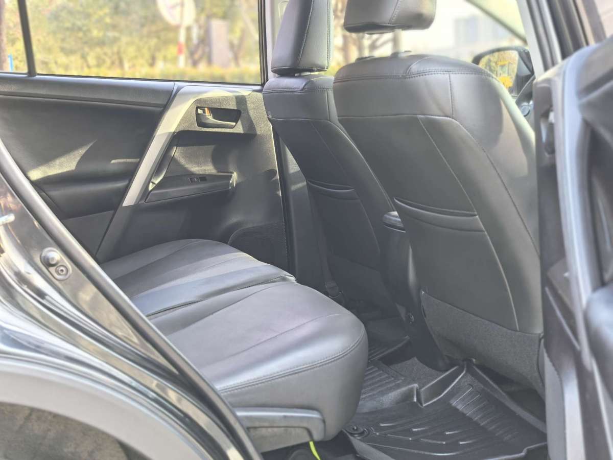 Toyota RAV4 2019 #11 Toyota RAV4 2019 car image #11