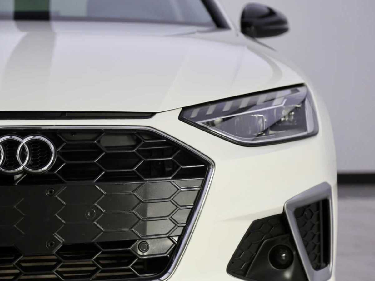 Audi A4L 2020 car image #11
