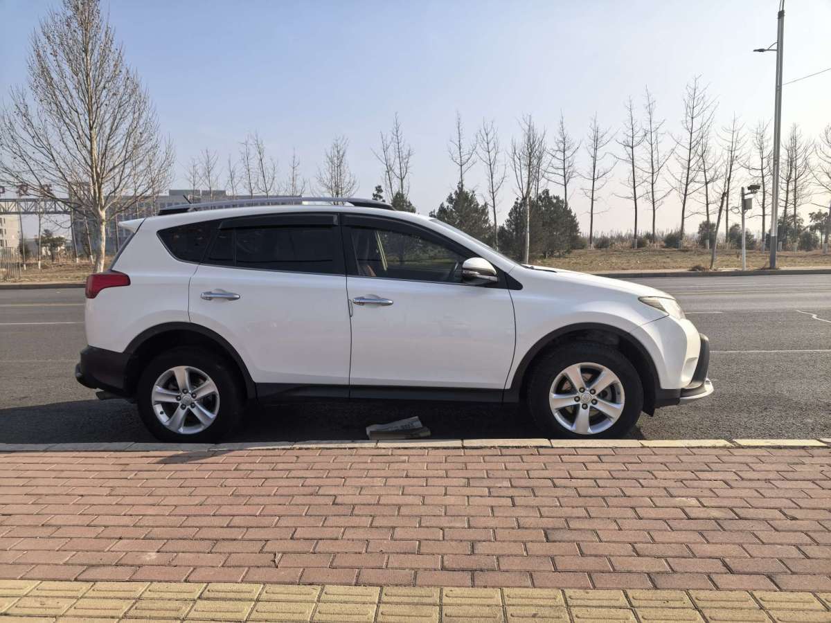Toyota RAV4 2014 #11 Toyota RAV4 2014 car image #11