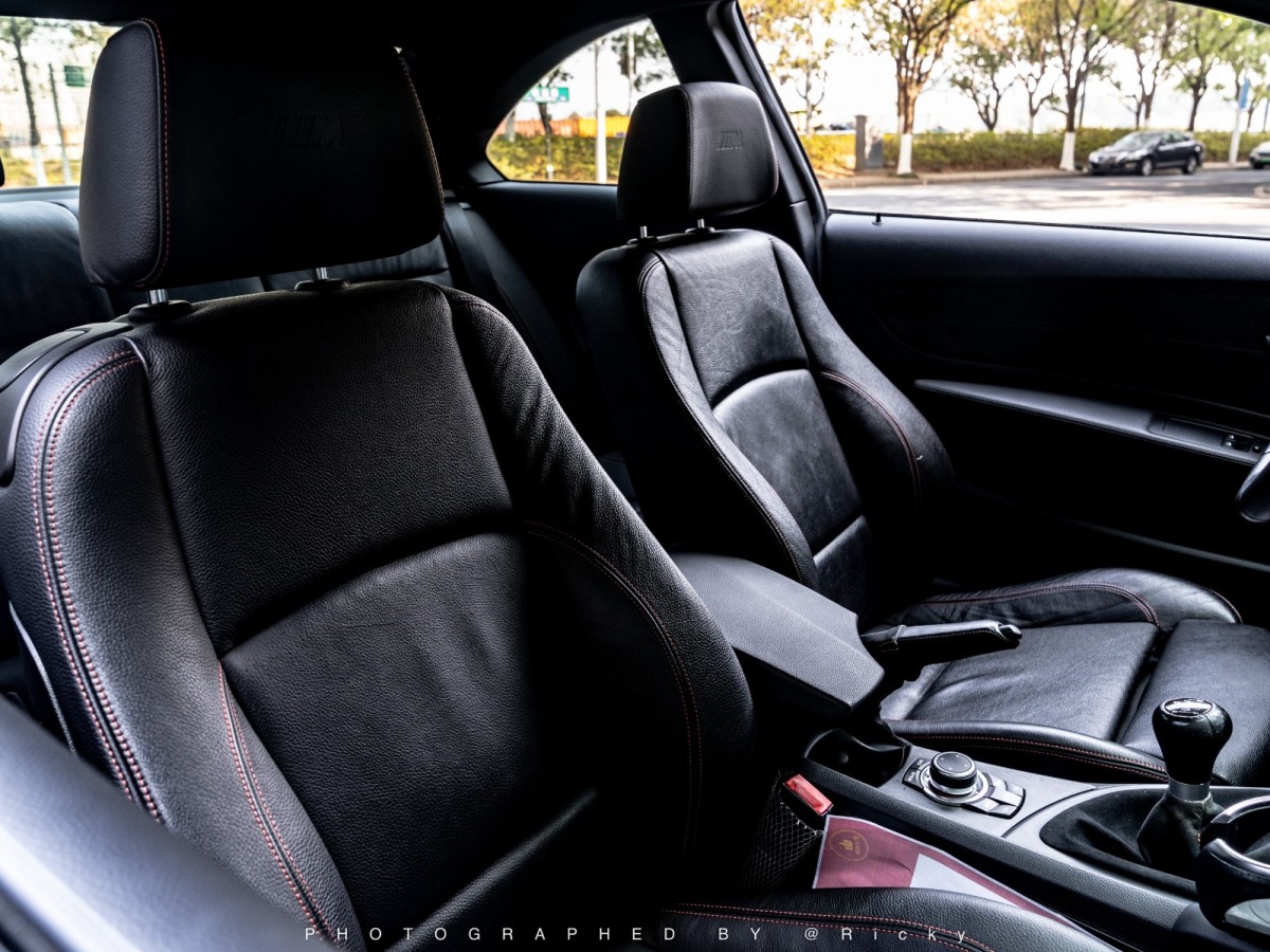 BMW 1 Series M 2011 car image #11