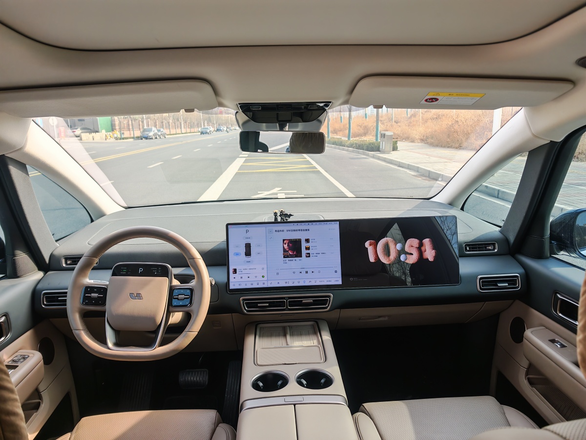 理想汽车 理想MEGA 2025 汽车图片 #11