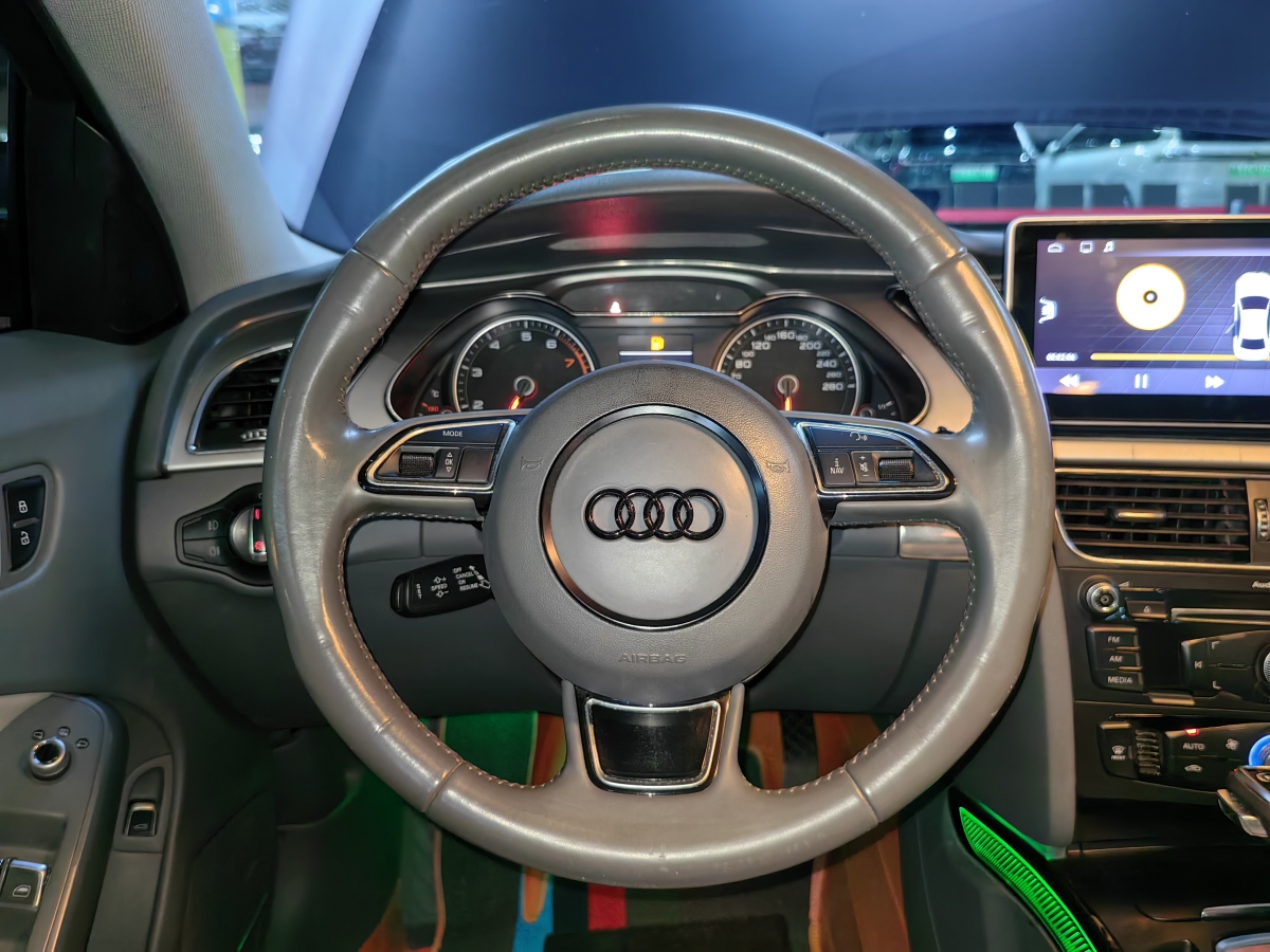 Audi 2012 car image #11
