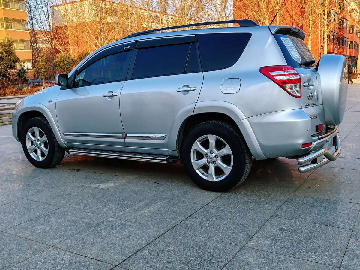 Toyota RAV4 2009 car image #11