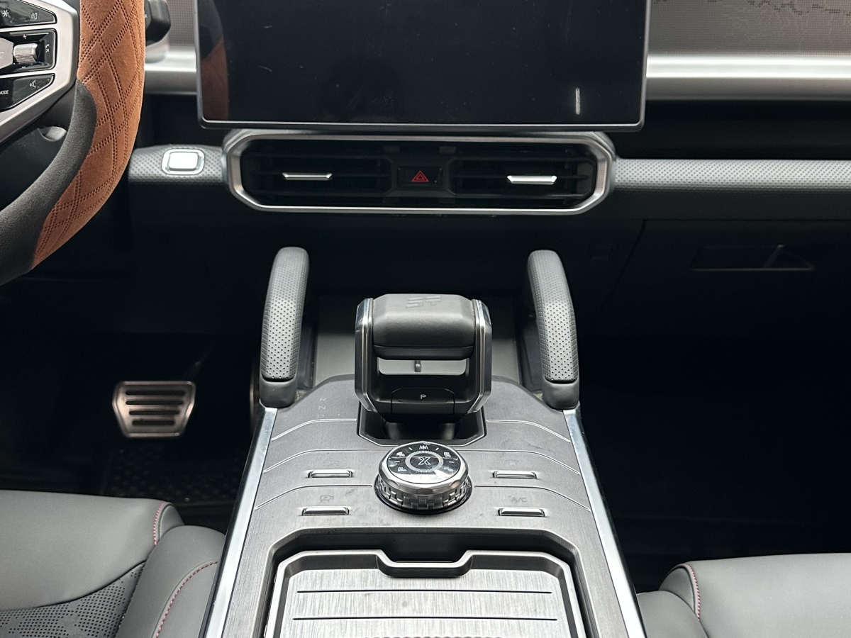 Jetour 2024 car image #11