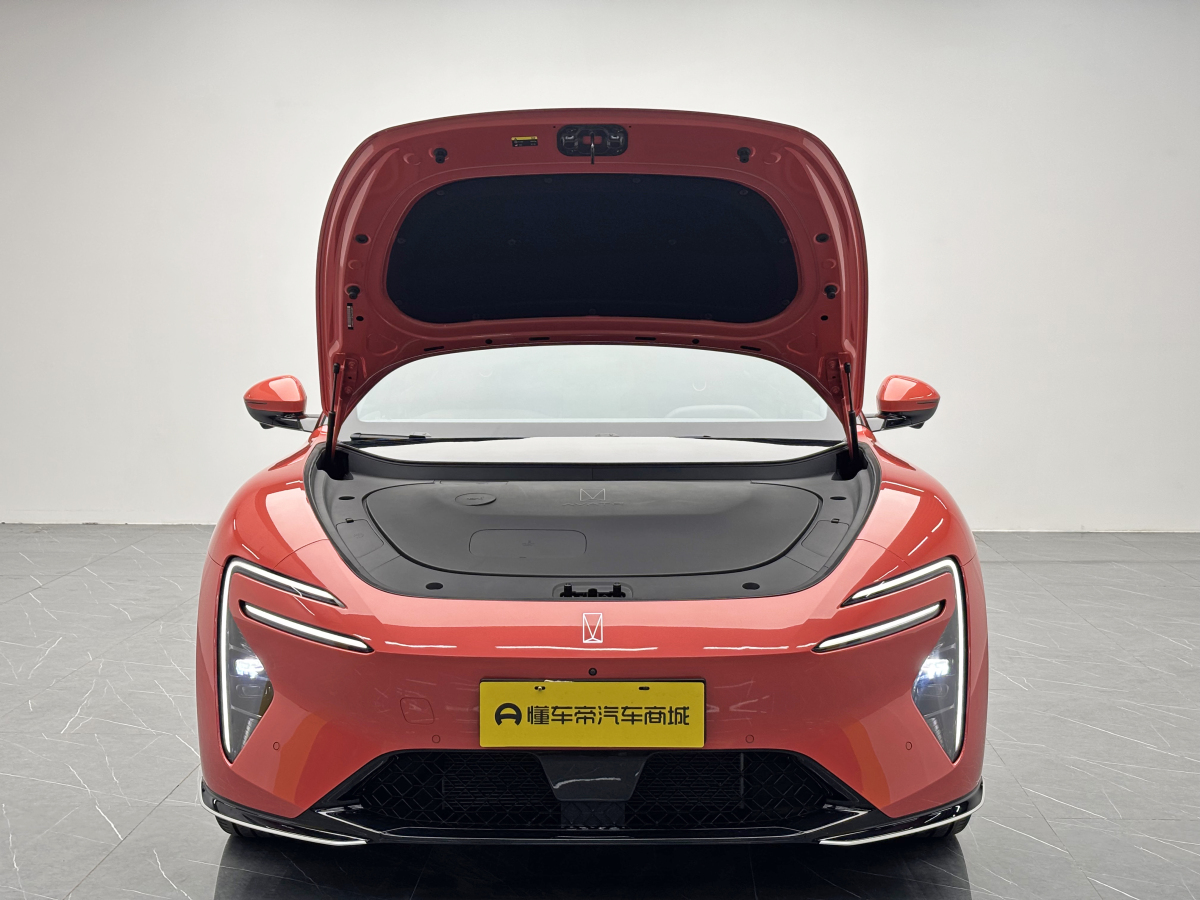 Avatr 06 2025 car image #11