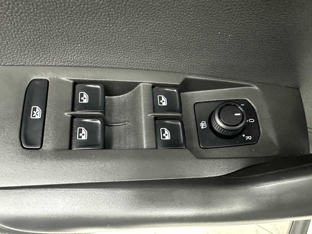 Volkswagen T-Cross 2021 #11 Volkswagen T-Cross 2021 car image #11