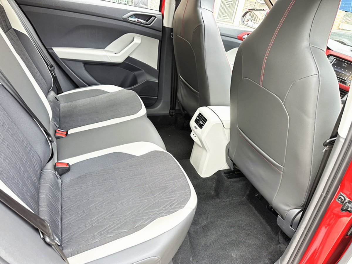 Volkswagen T-Cross 2019 immagine di auto #11