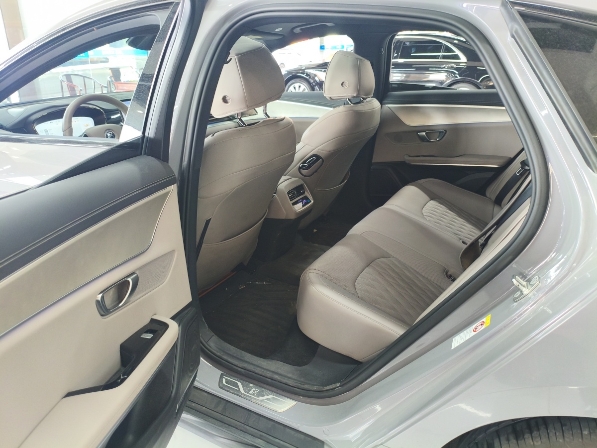 BYD Han 2024 car image #11