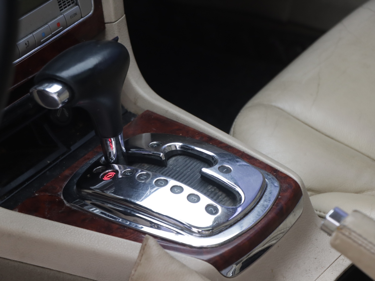 Volkswagen Passat Lingyu 2011 car image #11