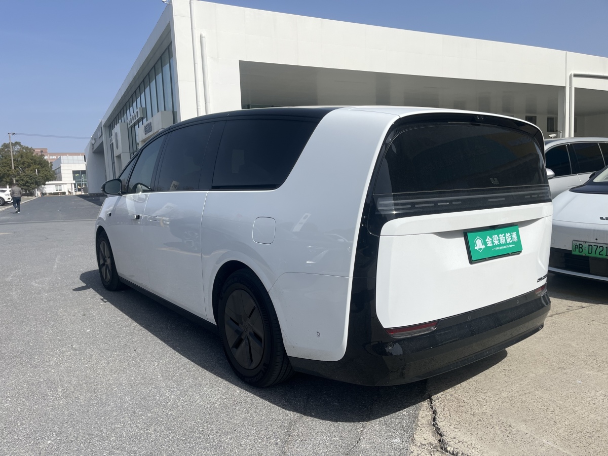 理想汽车 理想MEGA 2025 汽车图片 #11