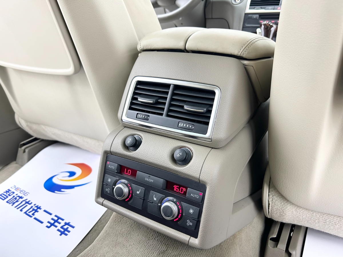 Audi Q7 2013 car image #11