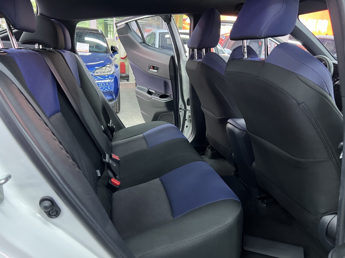 Toyota C-HR EV 2021 immagine di auto #11