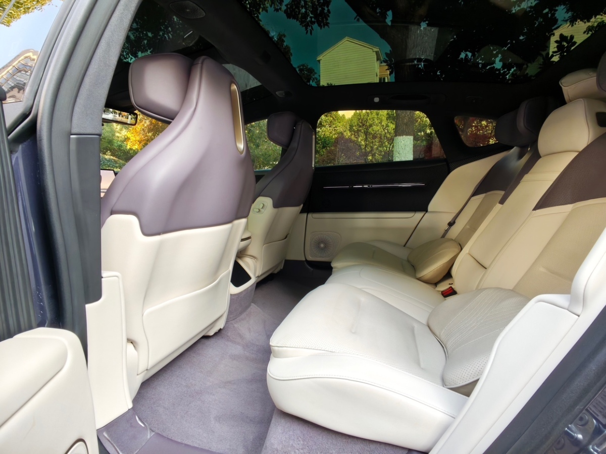 Avatr 12 2023 car image #11