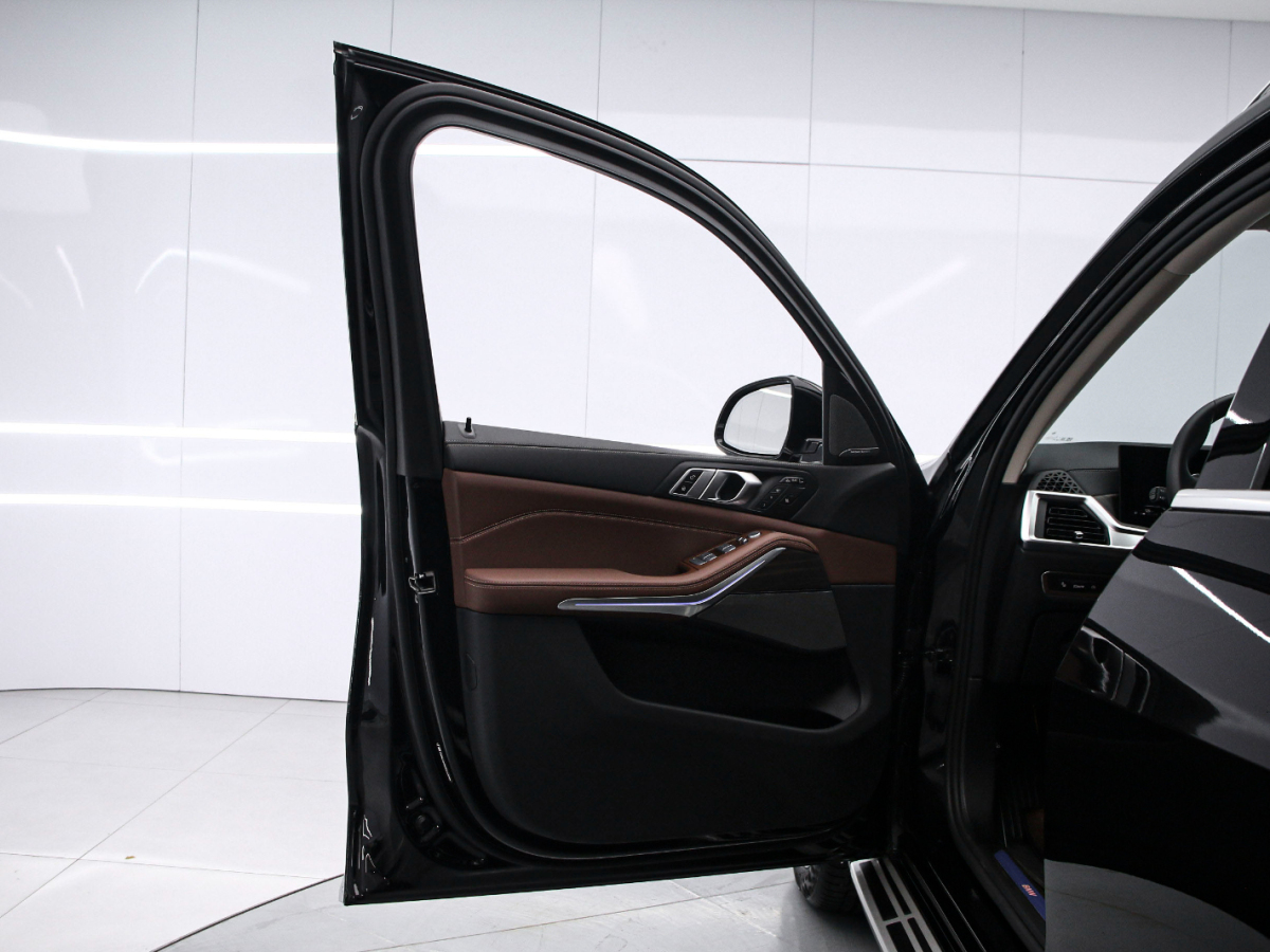 BMW X7 2025 immagine di auto #11